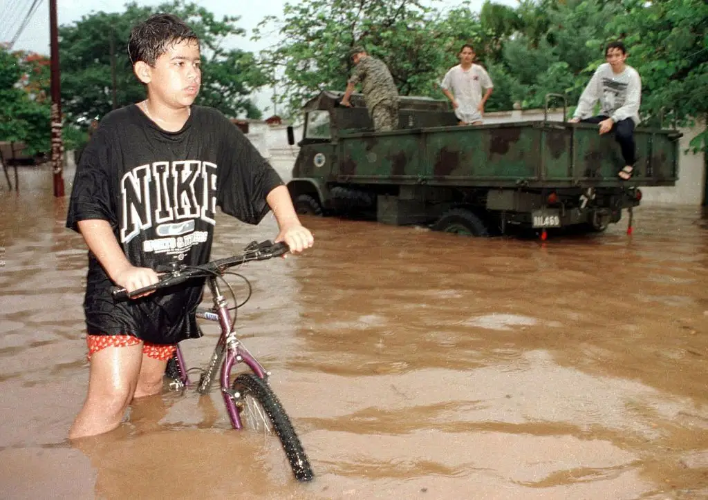 Flooding in Asuncion, Paraguay during the 1997-1998 El Niño (NORBERTO DUARTE/AFP via Getty Images)