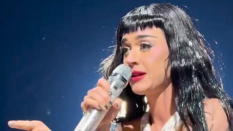 Katy Perry leaves fans in shock as she pauses gig to accuse man of 'messaging her husband'