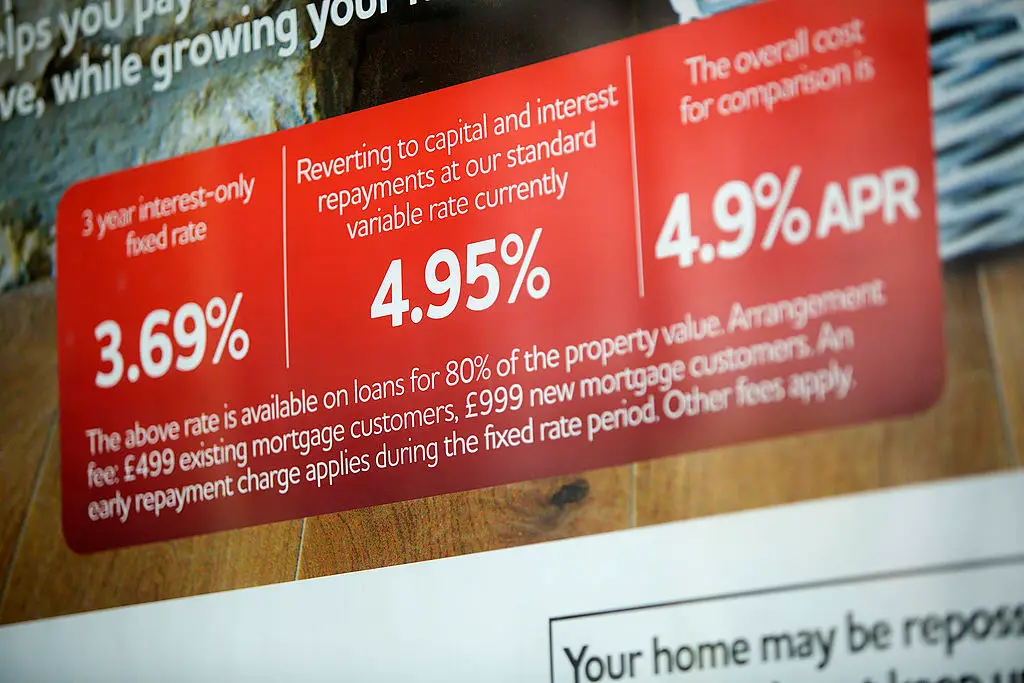 Higher interest rates typically mean higher mortgage payments, but if you're on a fixed rate things won't change (Simon Dawson/Bloomberg via Getty Images)