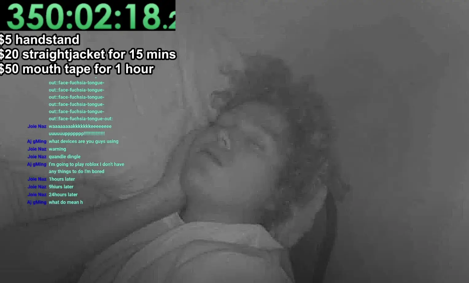 The creator is currently live-streaming himself for a whole month (Youtube/Norme)