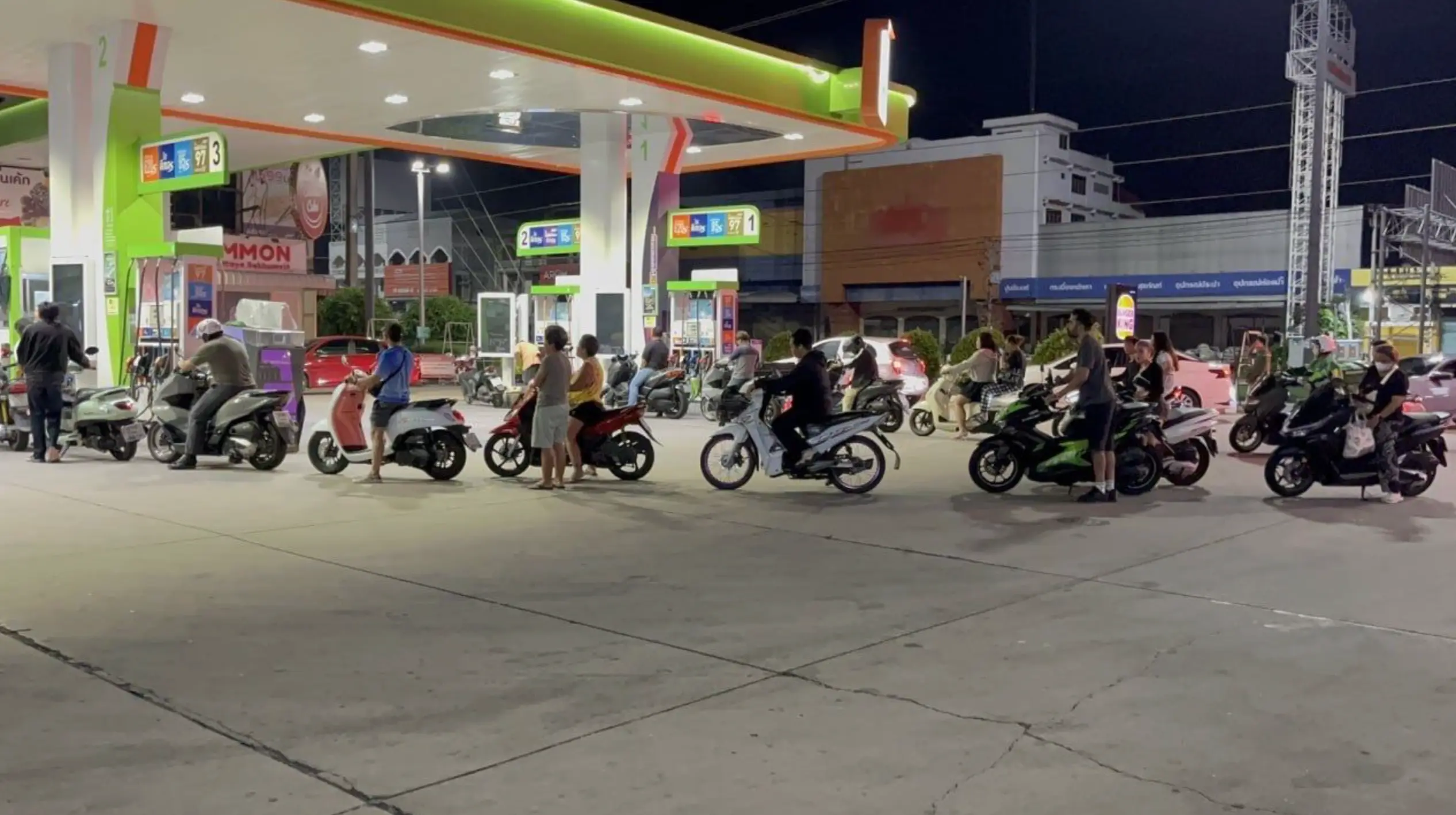 Those who do not follow the new Thai guidelines could face time in prison (X)