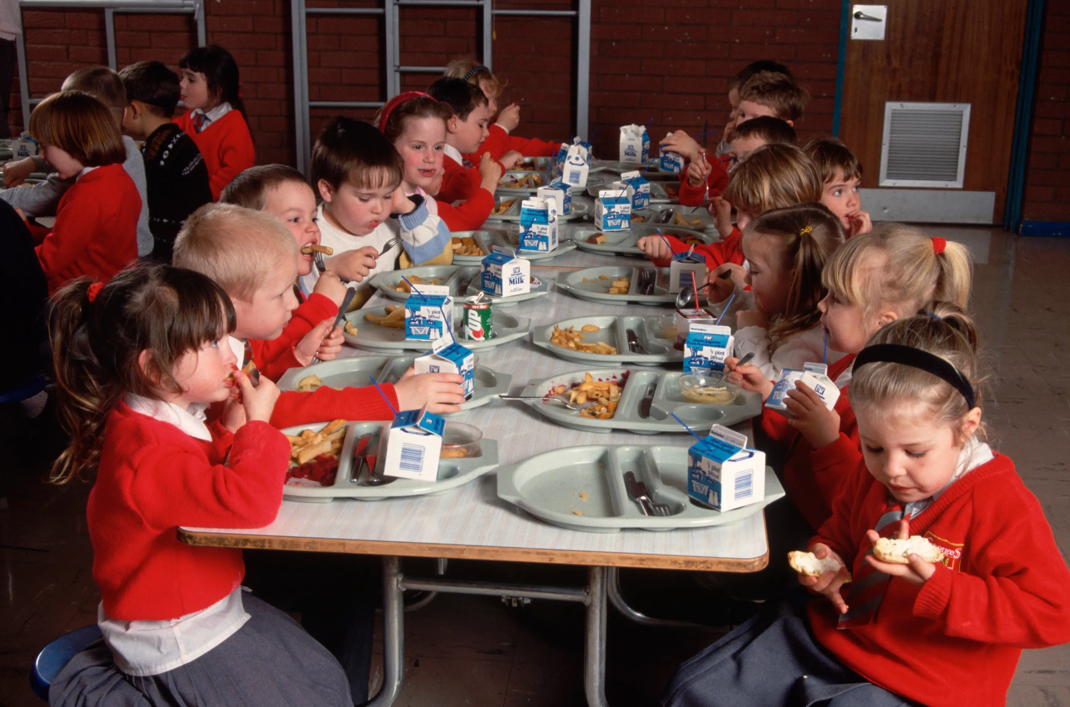 Parents who are receiving Universal Credit will be able to claim free school meals for their children (Getty Stock Images)