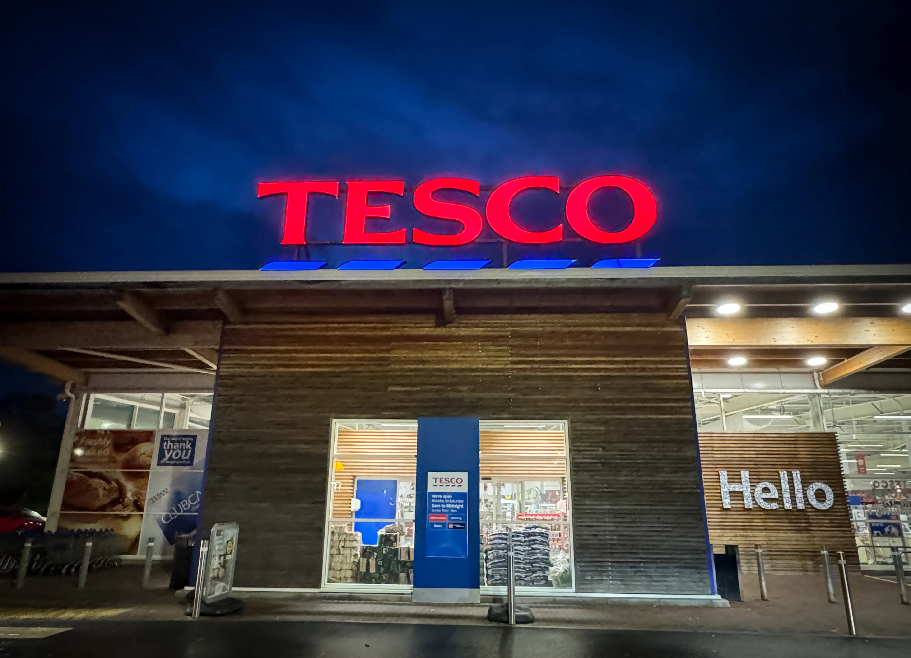 The Tesco worker allegedly shamed the mother for allowing her child to eat in the shop.