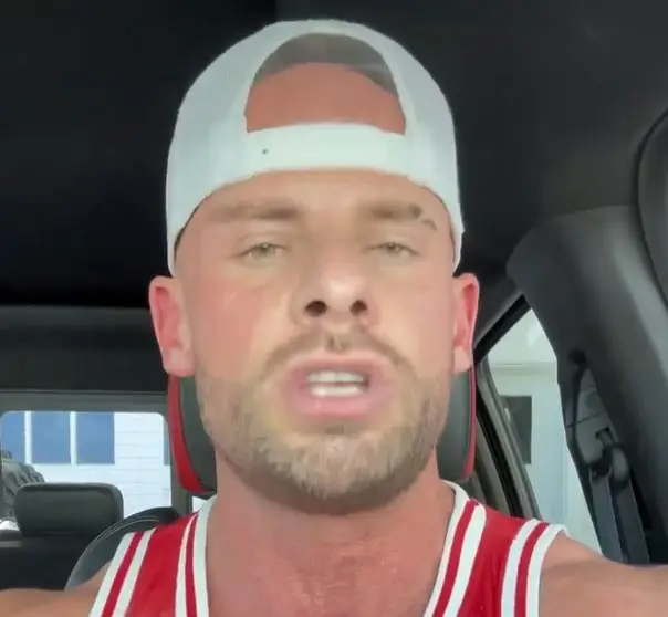 He turned the gym-goer's words back on themselves. (X/JoeySwoll)