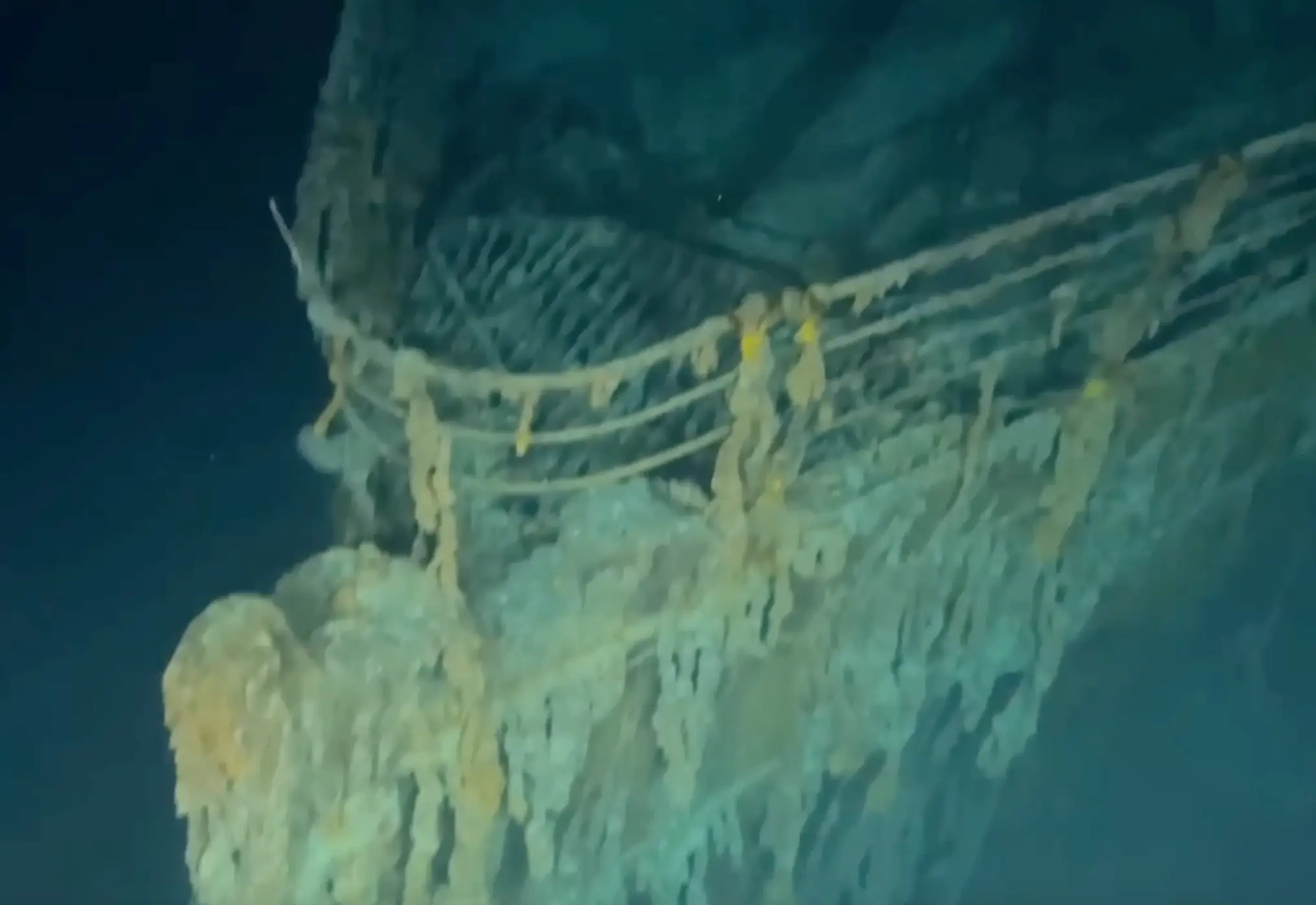 Passengers on Titan could see the bow of the Titanic from the window.