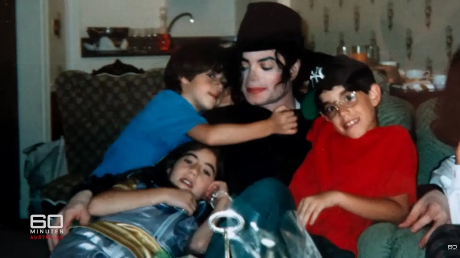 The children would regularly share a bed with the King of Pop (60 Minutes Australia)