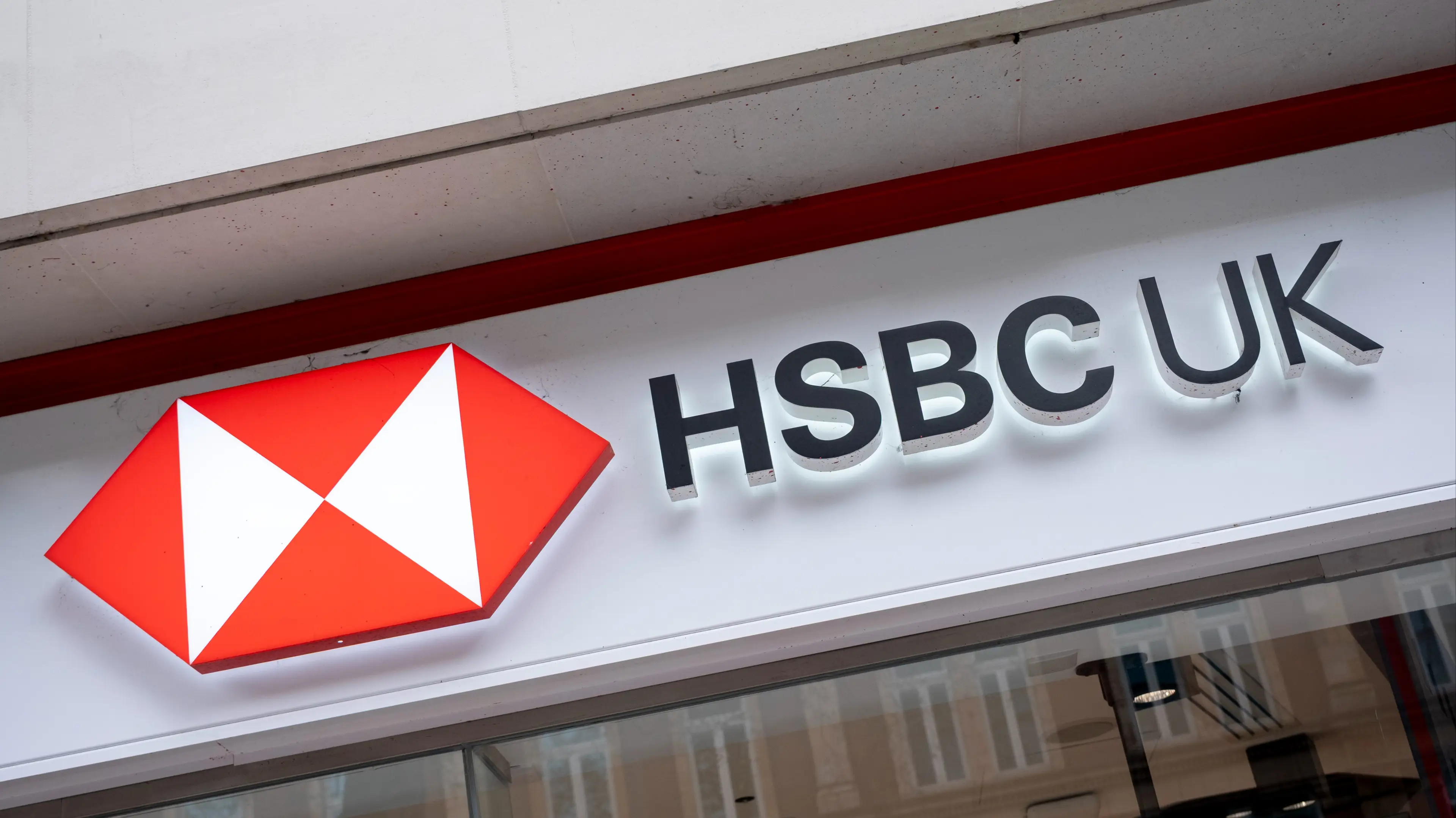 HSBC are offering new customers £220. (Mike Kemp/In Pictures via Getty Images)