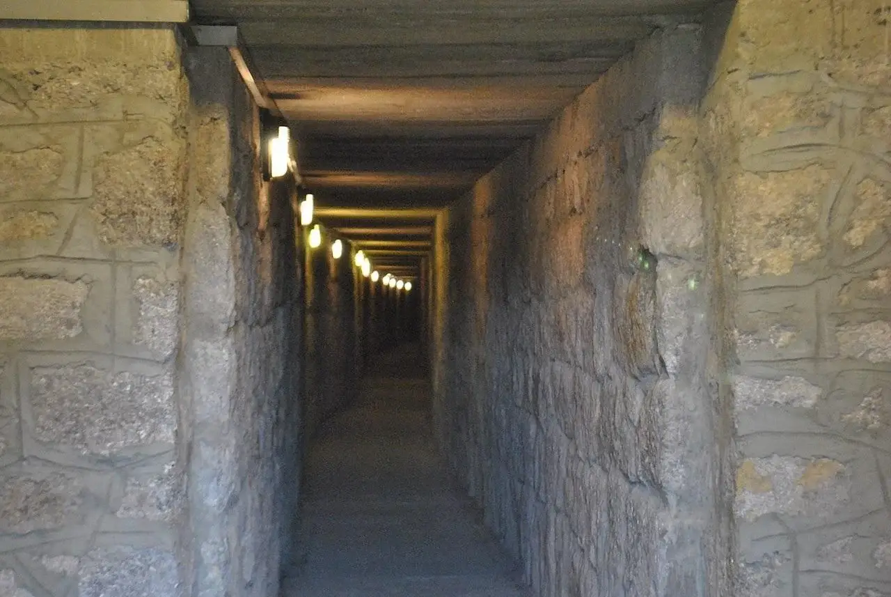 Conservation work is ongoing with the chamber expected to be on display later this year (Vikiçizer / Wikimedia Commons)