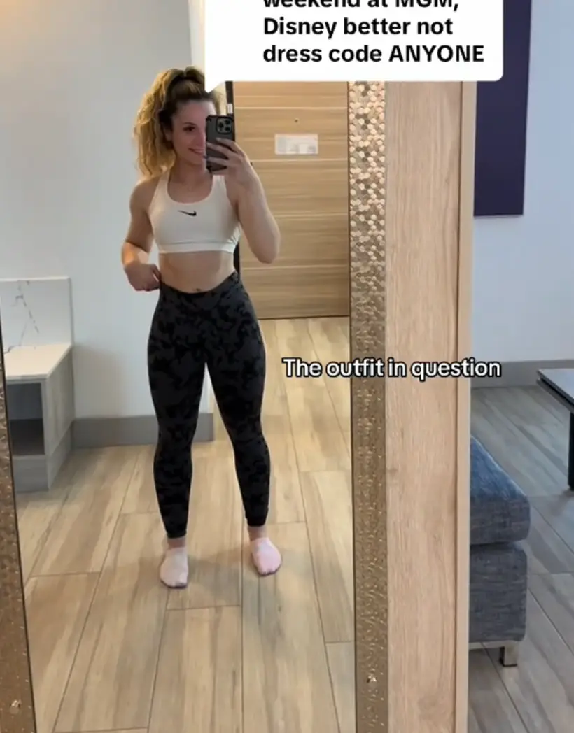 Nicole also shared a photo of the outfit she was wearing, which received a mixed response (TikTok/@arenalifts)