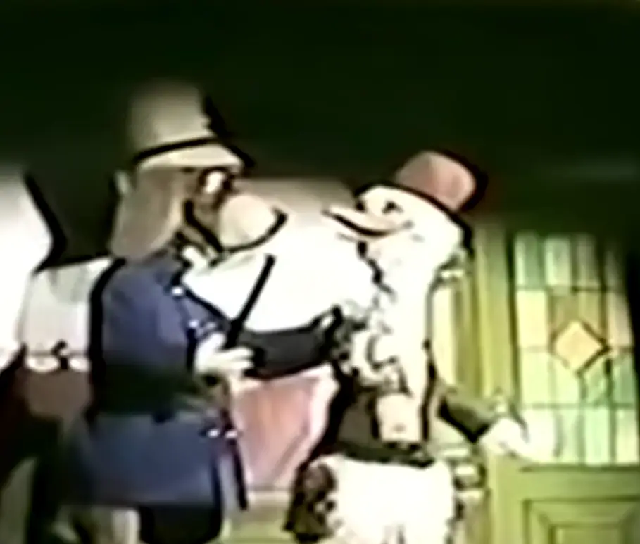 The animatronics sang historical sound (YouTube/Eric Denney)