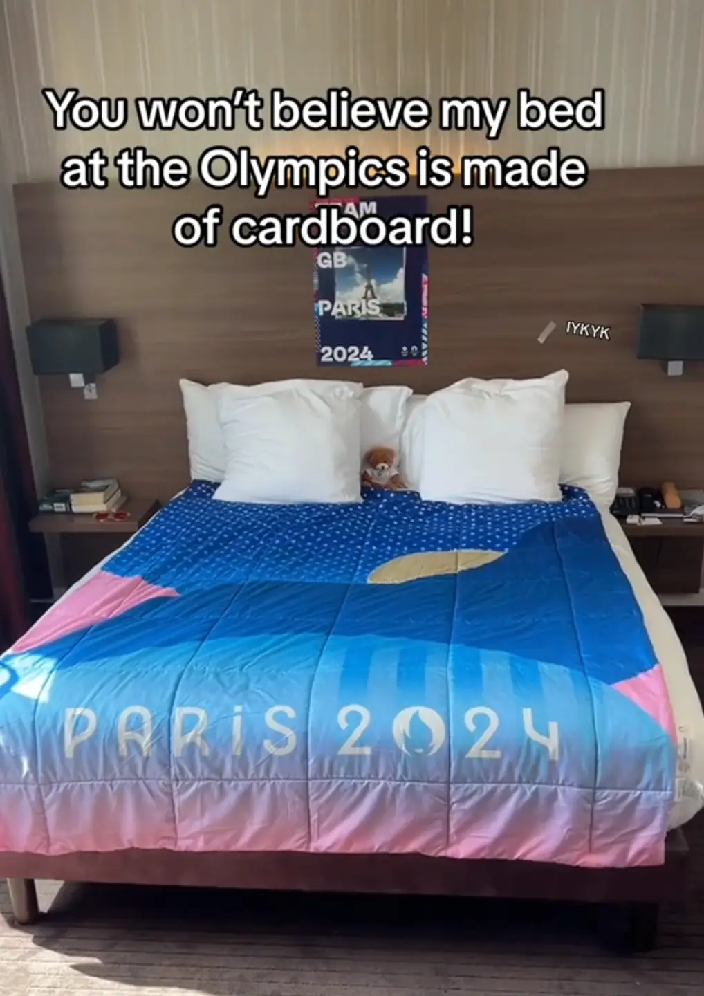 Adam Burgess' hotel room. (TikTok/@adamburgess)