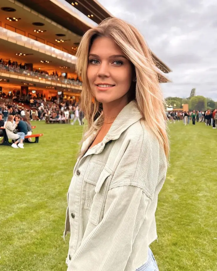 Laurie has put her fans in control.