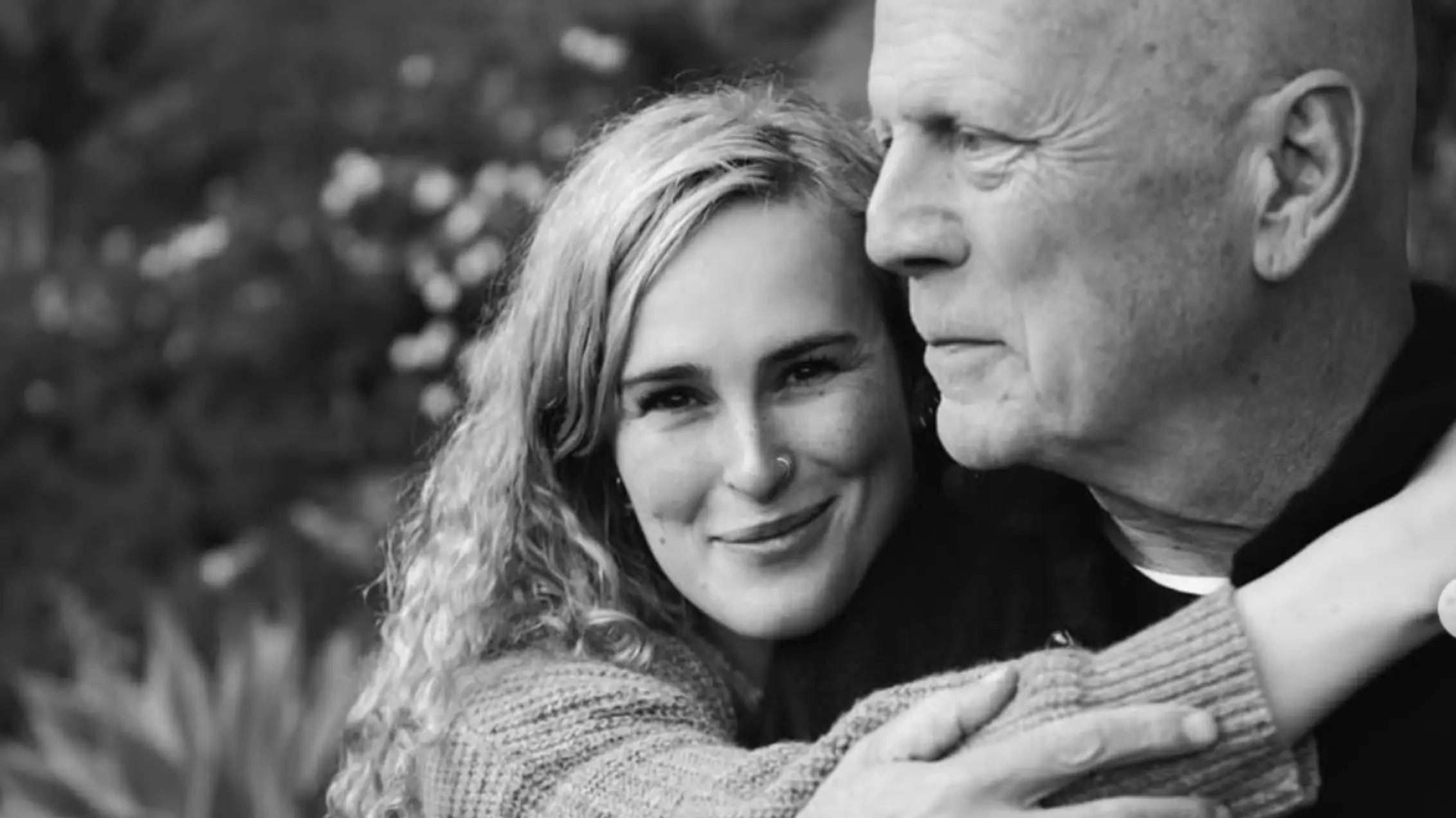 Willis' family have kept a close relationship with him (Instagram/Rumer Willis)