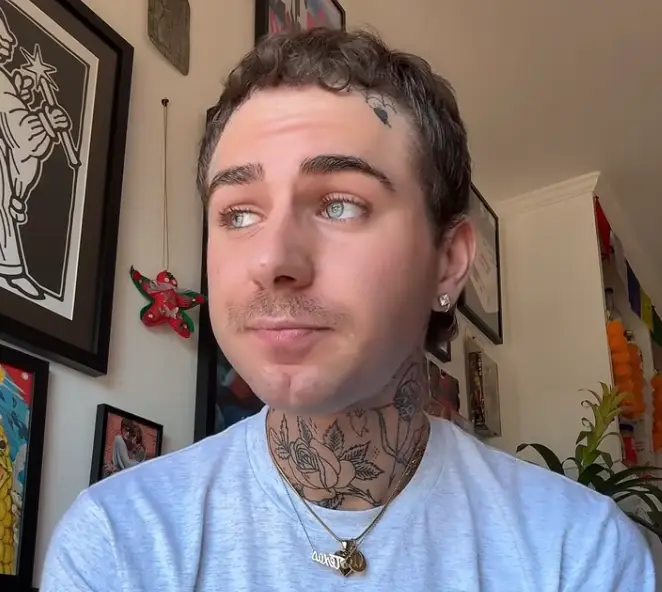 Mikey was working as a server in Colorado when he started feeling the first symptoms of ALS (mikeystonemusic/TikTok)