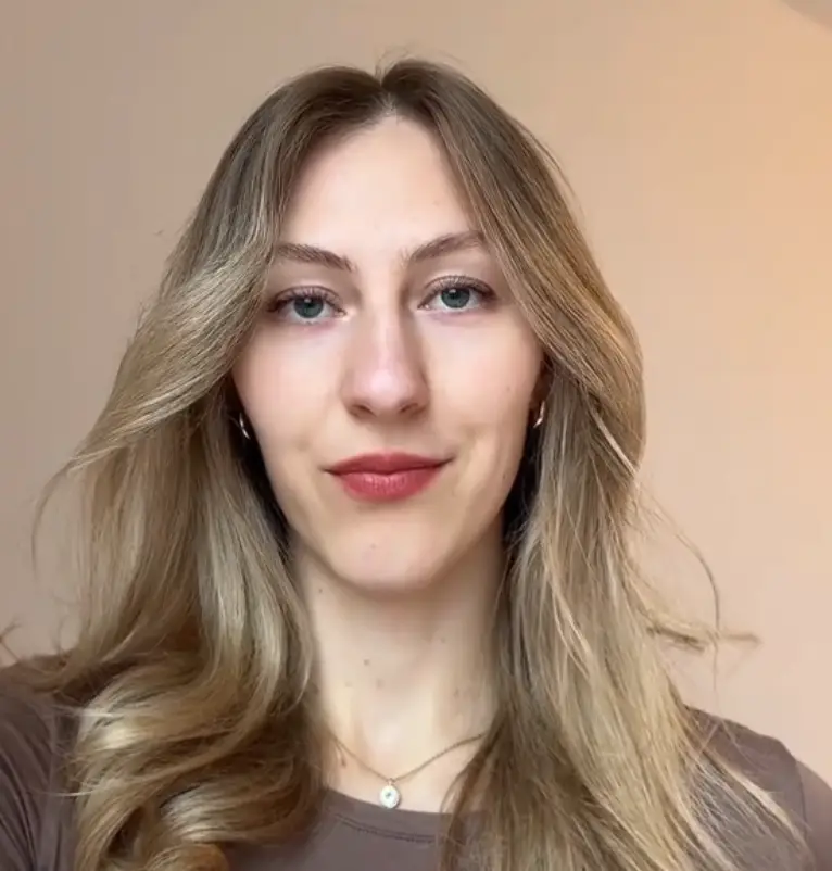 Psychologist Francesa Tighinean has shared five signs somebody doesn't like you (TikTok/@francescapsychology)