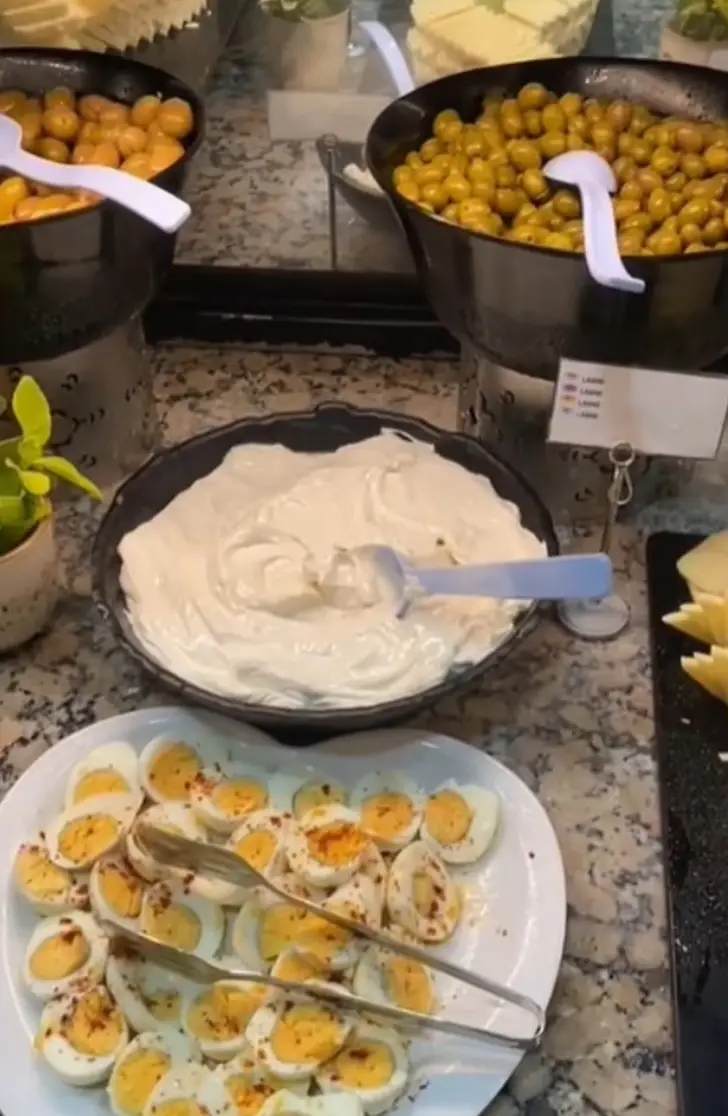 The Brit turned her nose up at the five-star breakfast. TikTok/ @thisonetimeinturkey