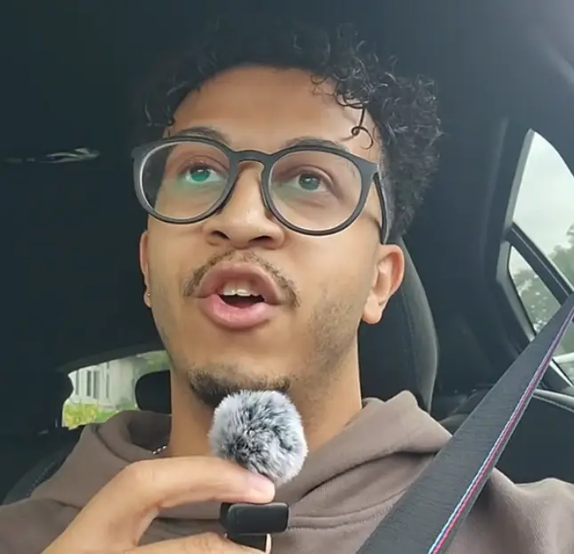 He was doing the job on top of his usual nine to five (TikTok/@r_carmz)