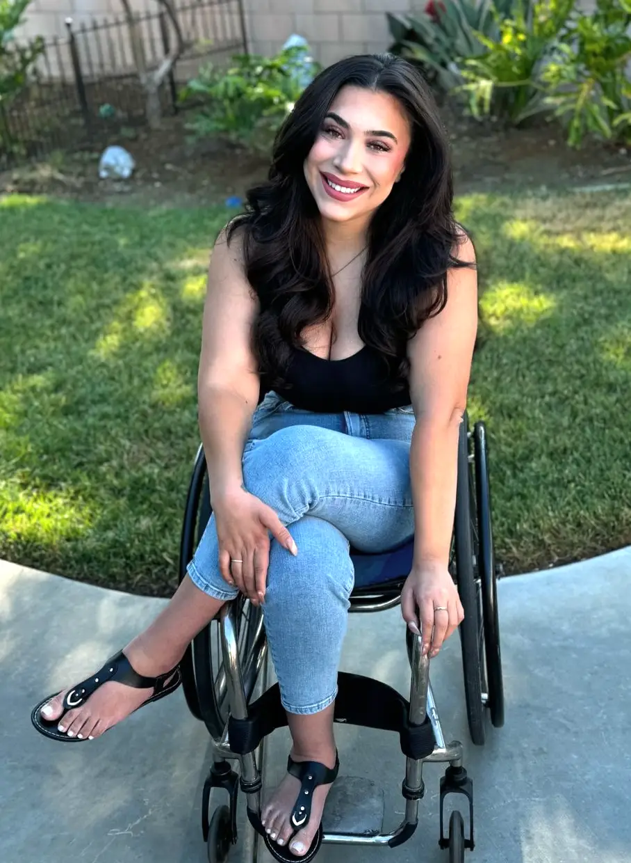 Steph is now a quadriplegic following a devastating car accident (Instagram/@uwalk_iglide)