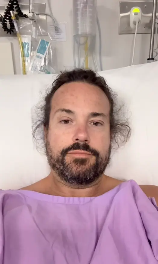 Chris had to undergo three surgeries to remove the kidney stone (@chrishoges/Instagram)