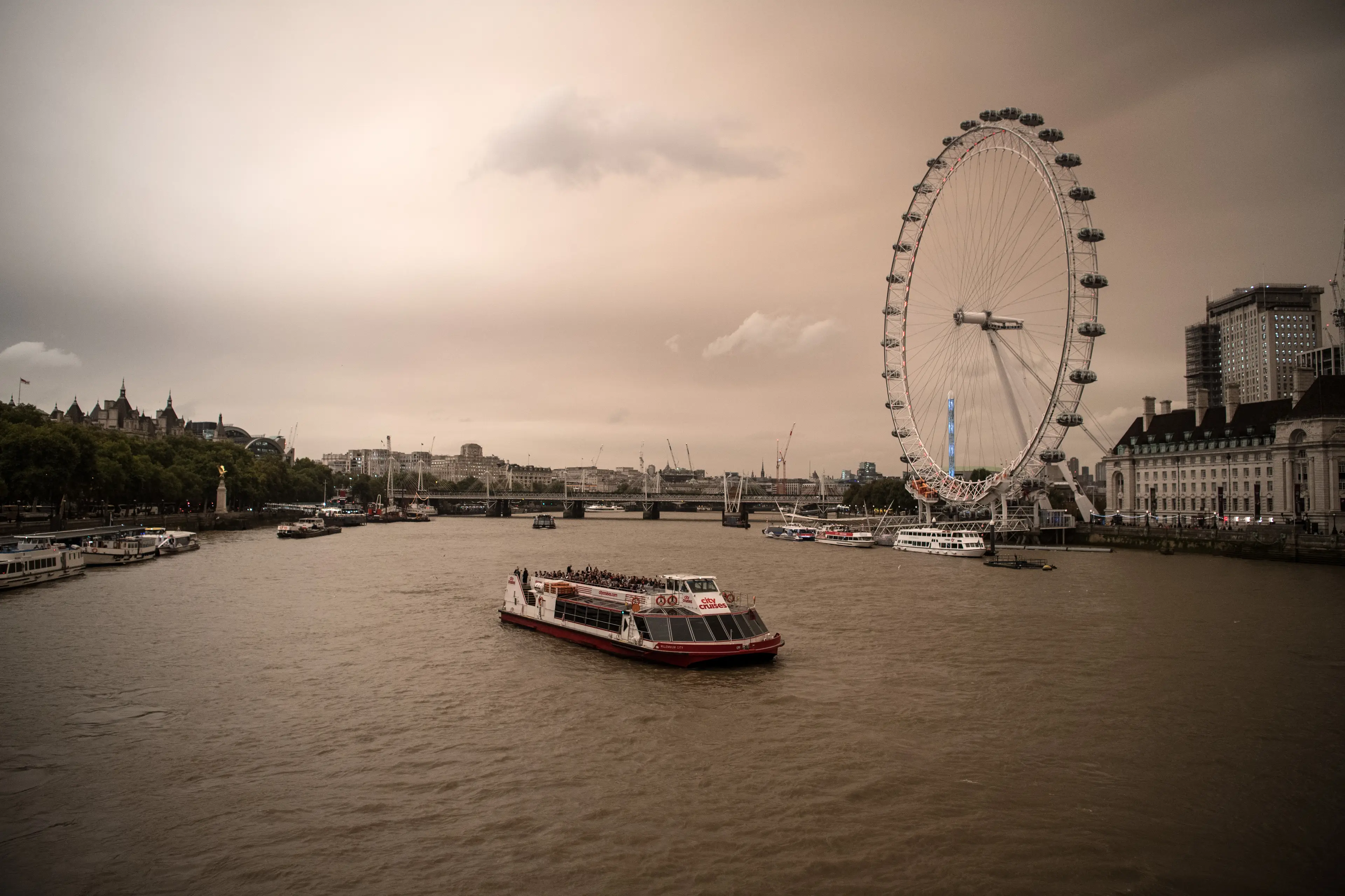 A red London sky from Sahara dust (