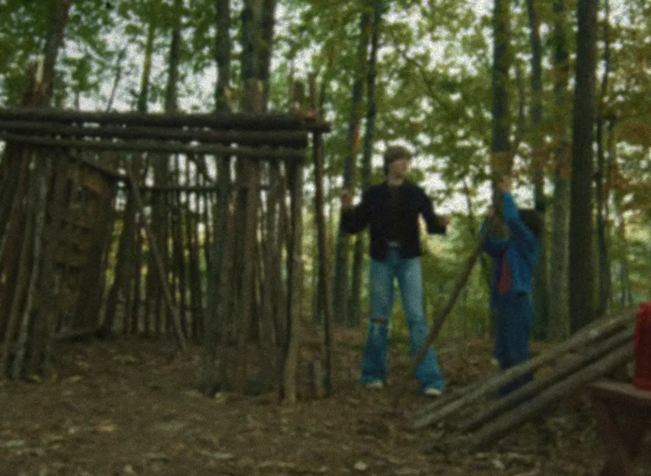 It's supposed to be raining in this memory, according to an earlier episode (Netflix)