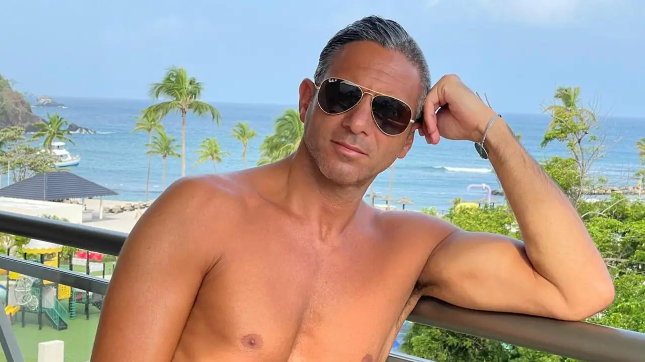 Man who works in adult film industry explains what you have to do to make it