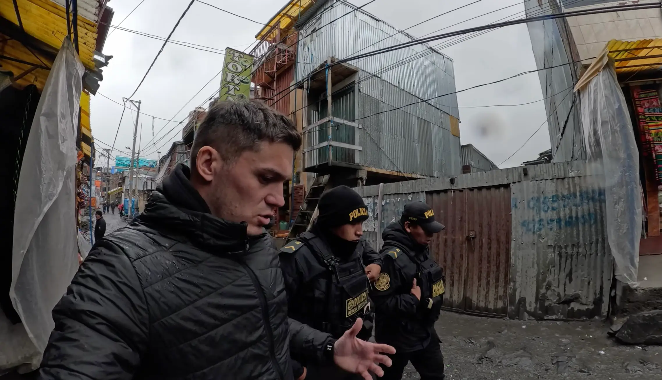 The YouTuber was accompanied by two cops as he grew concerned for his safety (YouTube/Zazza The Italian)