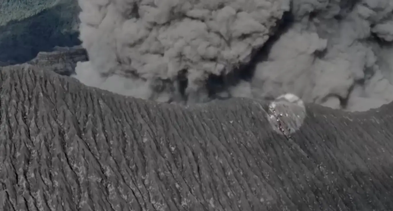 A group of hikers had to run for their lives when Mount Dukono erupted in August (X)