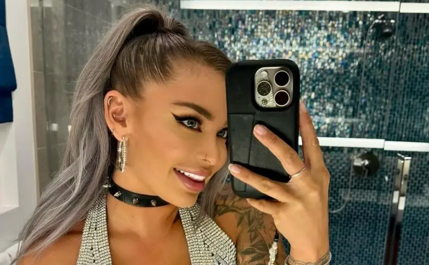 Her negative experiences have put her off dating. (Instagram/@itshayleydavies)