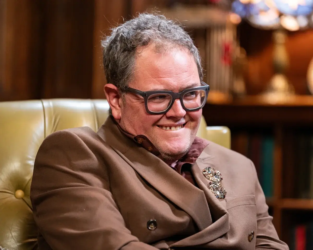 Alan Carr won by posing as a Faithful (BBC)
