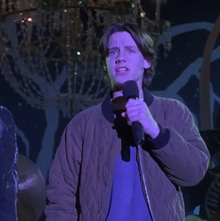 Omri Katz isn't Max anymore (Disney)