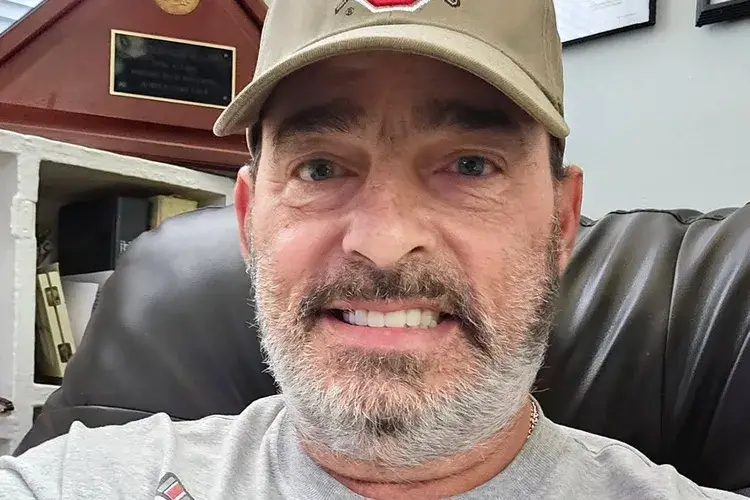 The man has been identified as US Army Veteran Bart DiGuglielmo (Facebook/Bart DiGuglielmo)