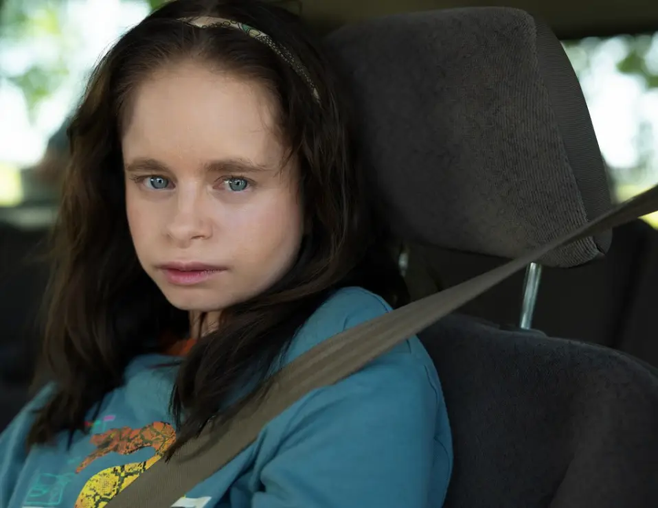 Imogen as Natalia. (Hulu)