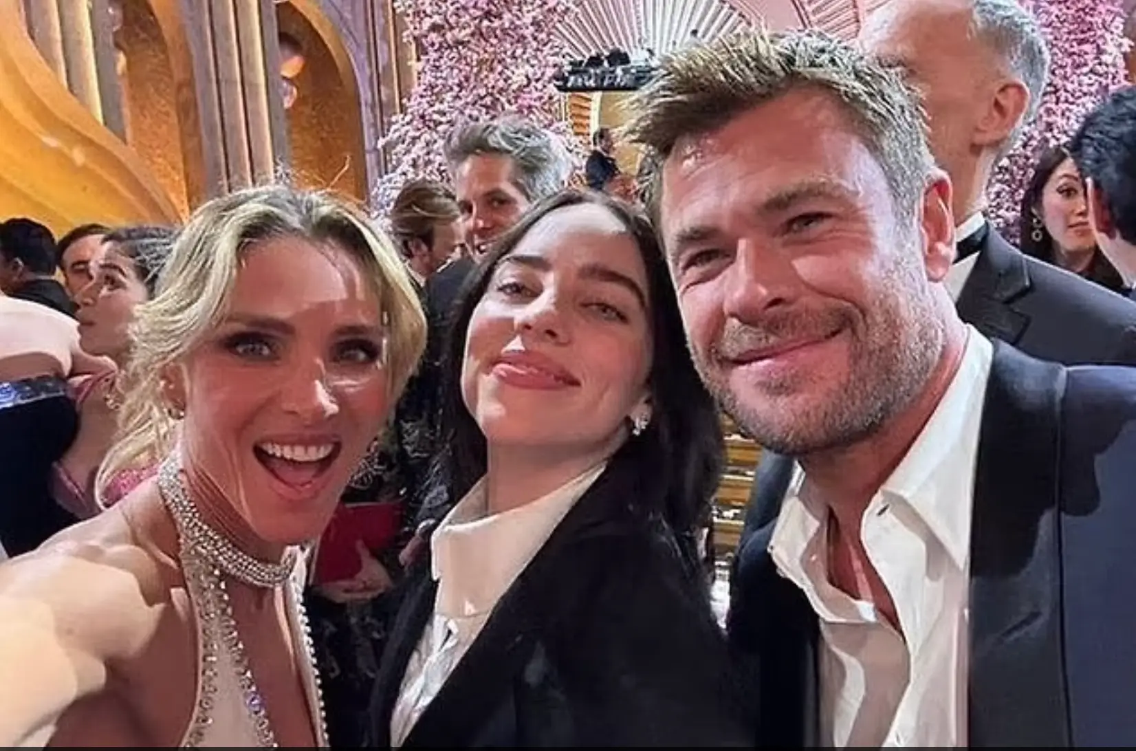 The selfie in question. (Instagram/elsapataky)