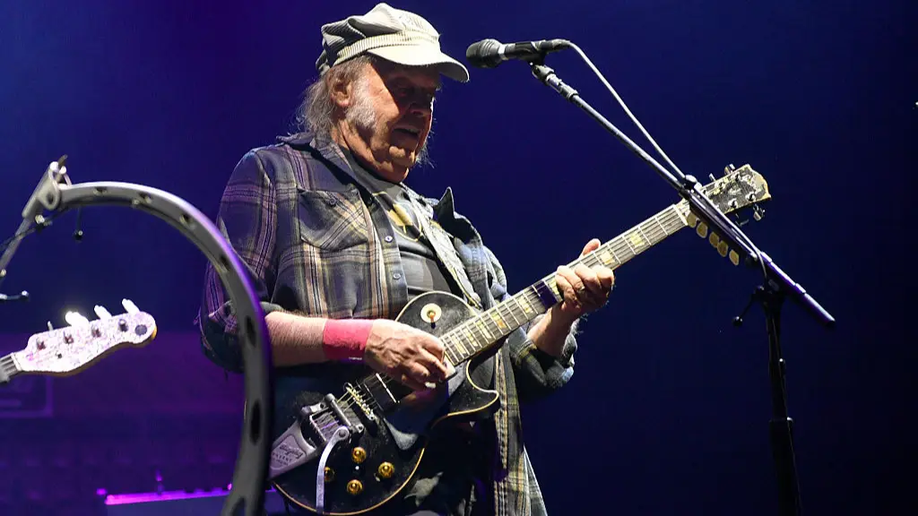 People can't get over 'sparse' Neil Young crowd at Glastonbury after singer made U-turn decision on rare blackout