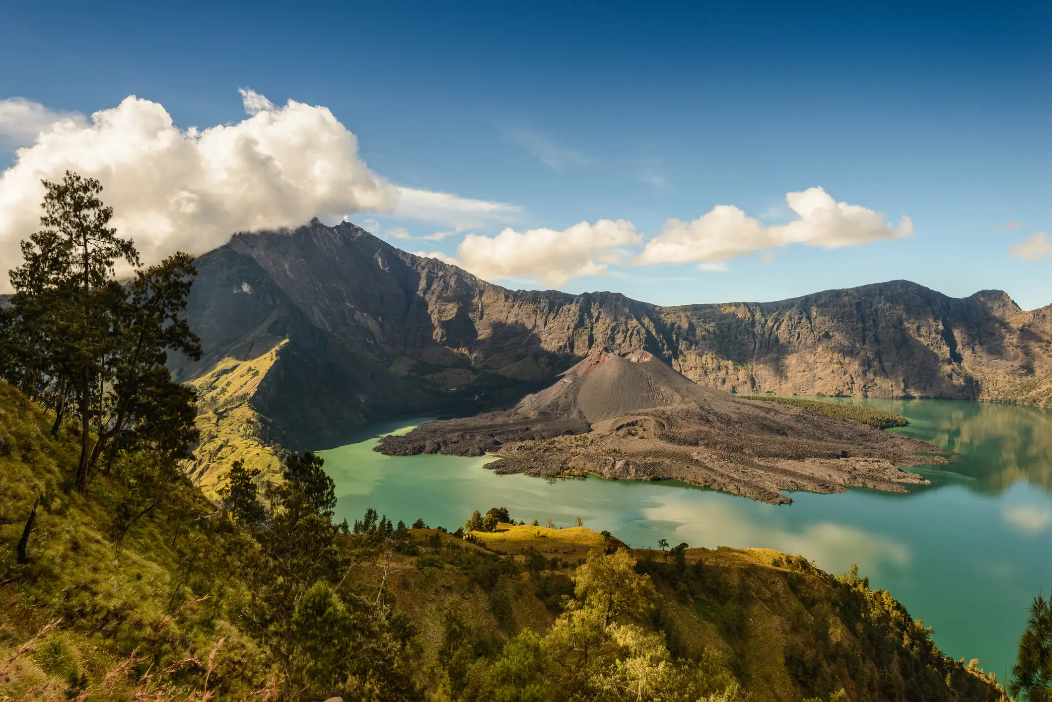 The crater of Mount Rinjani, an active volcano (John Crux Photography/Getty Images)