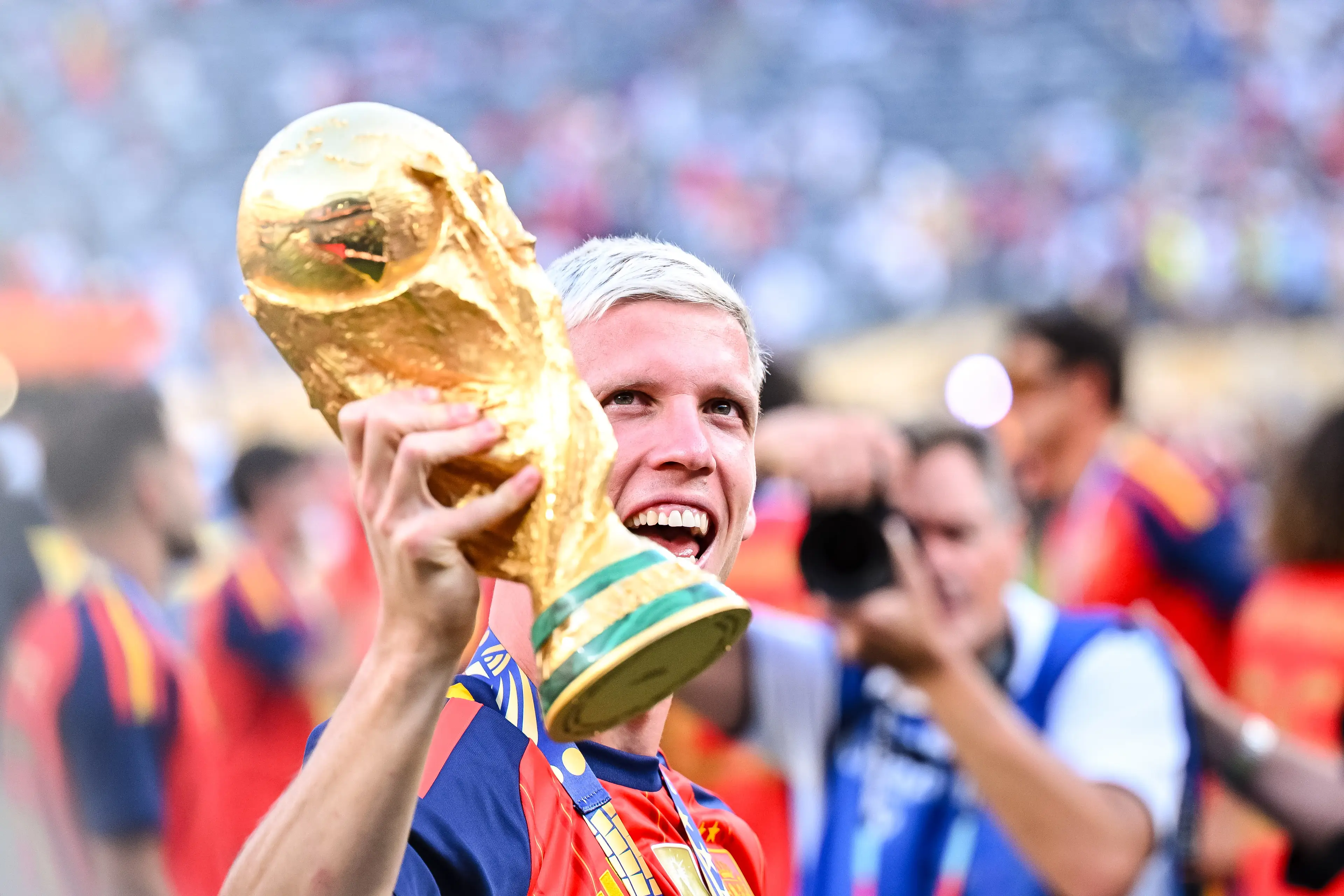 The coach said he would apologise to Dani Olmo over the incident (Harry Langer/DeFodi Images/DeFodi via Getty Images)