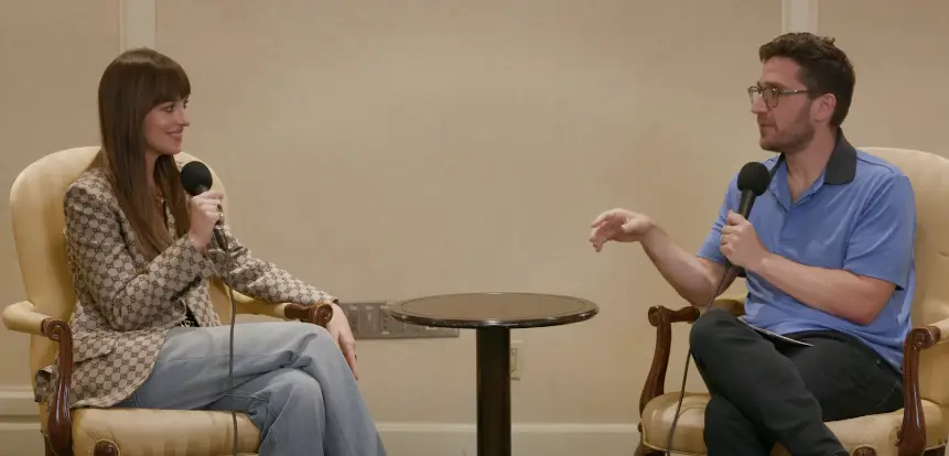 Johnson called out one of her actors mid interview (YouTube/Josh Horowitz)