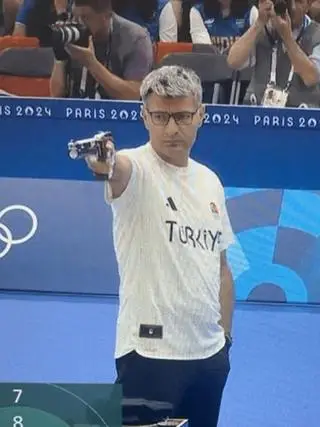 Yusuf Dikec is aura. (Eurosport)