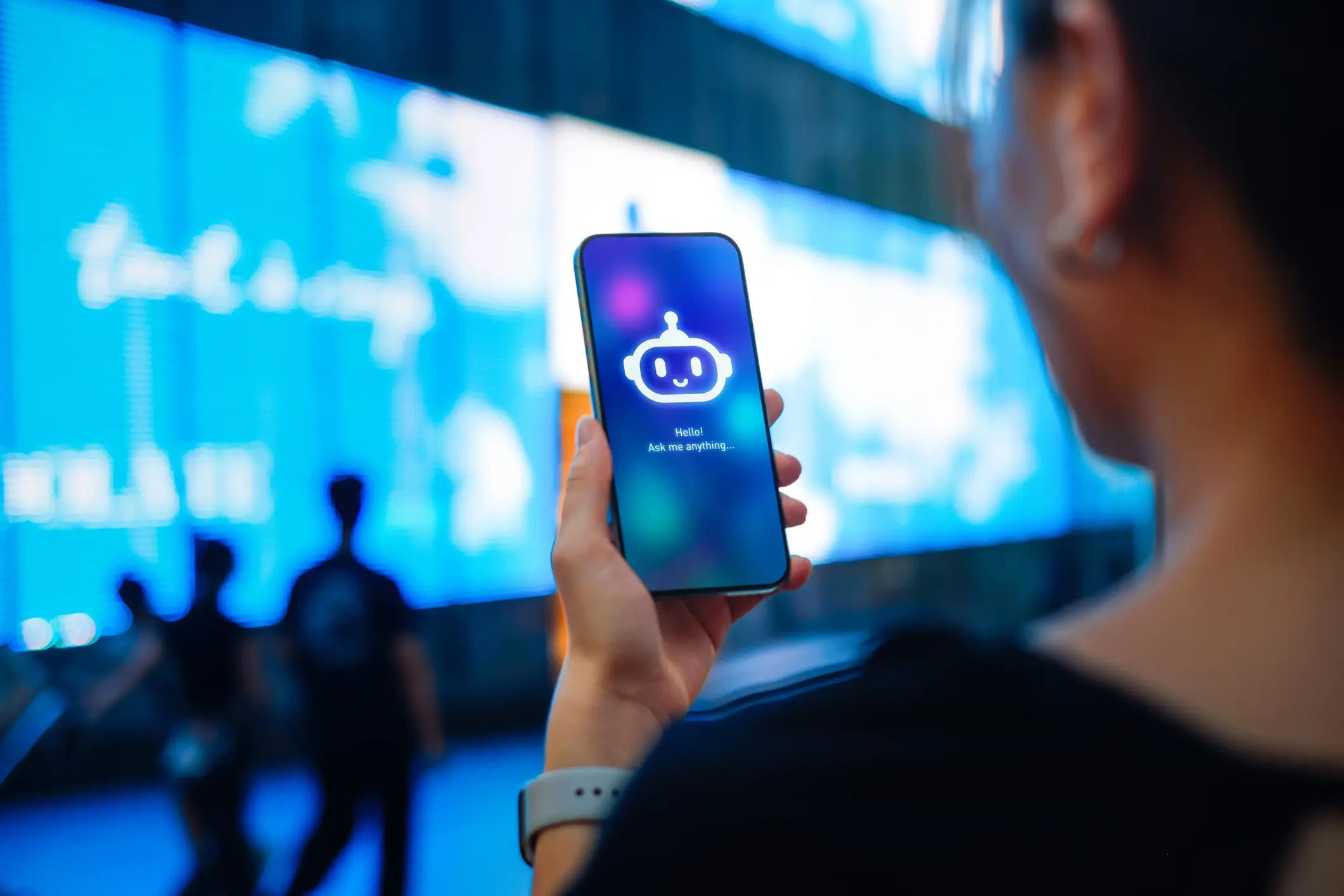 The expert predicted what life would be like by 2030 with AI (getty stock)