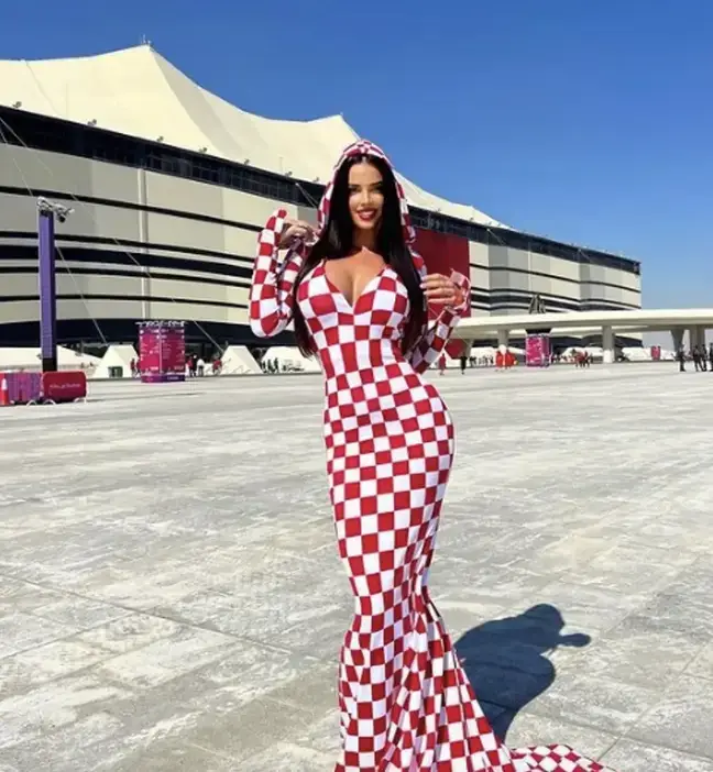 The model is undoubtedly a huge fan of her country's team.