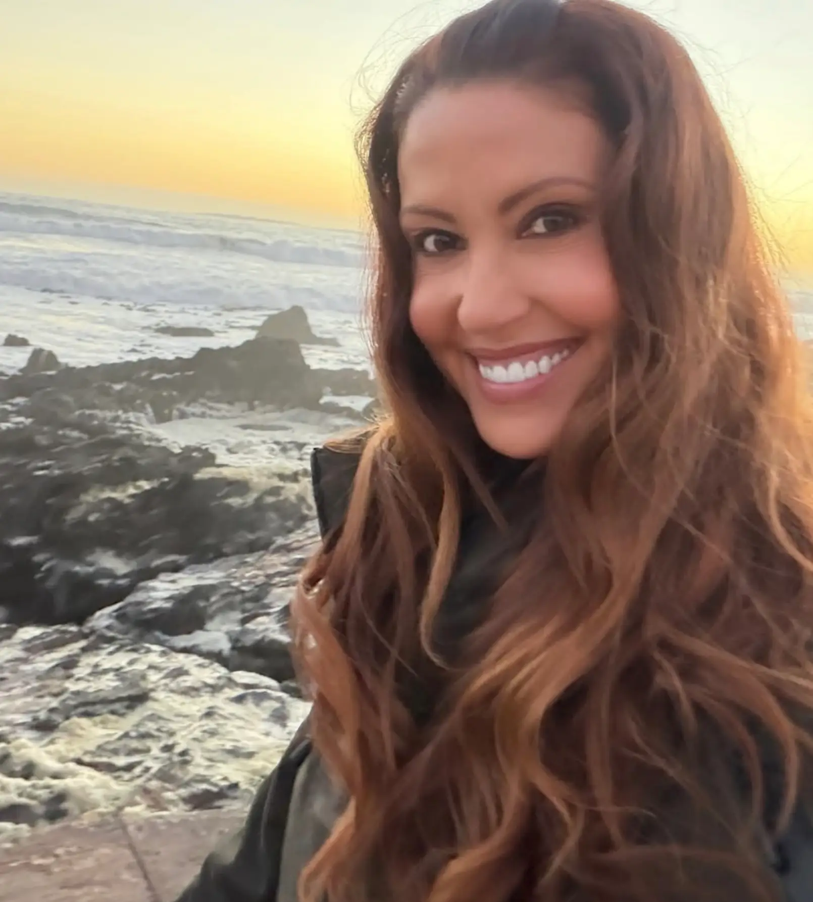 Elizabeth, 52, earned more than $1million in just one week on OnlyFans (Instagram/@shannonelizabeth)