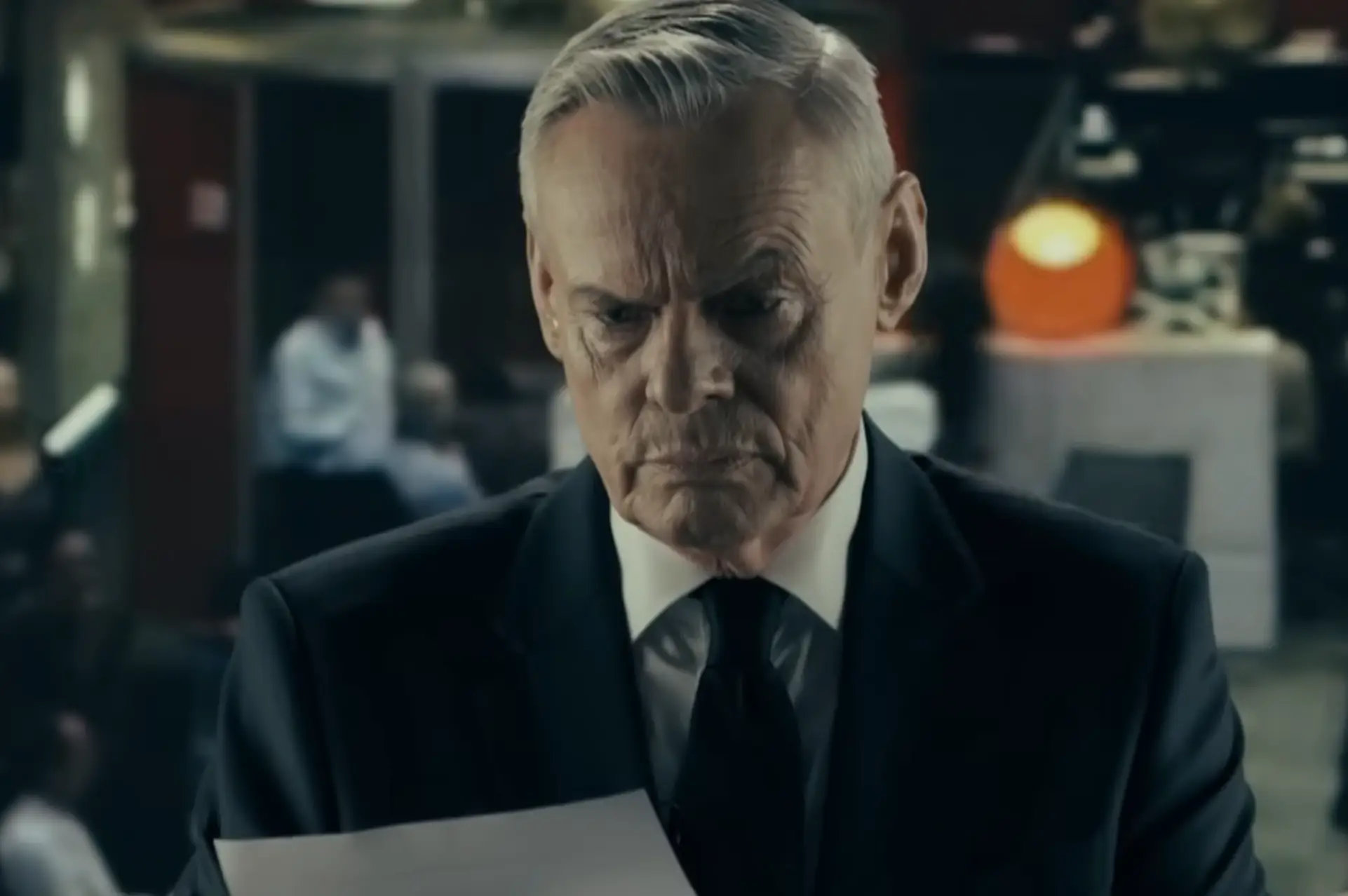 Clunes has been widely praised for his performance (Channel 5)