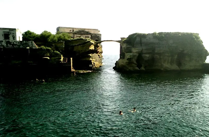 The island sits abandoned.