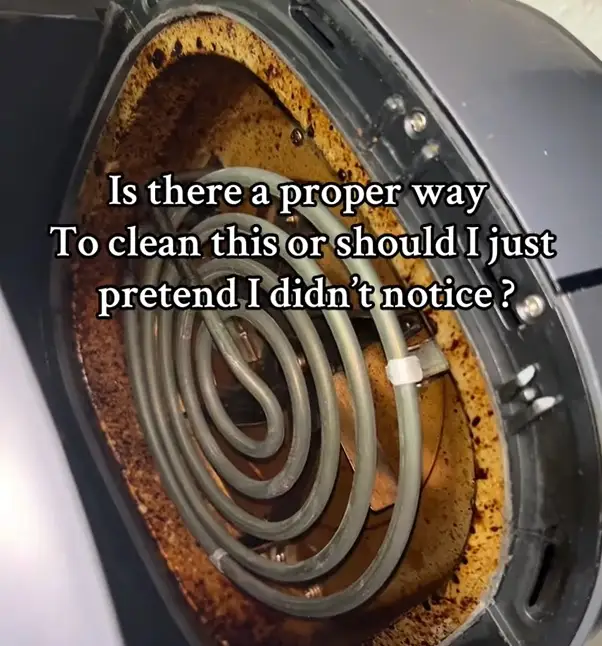 Going by the comments, 'pretend you didn't notice' is the more popular option. (TikTok/@justcleanit)