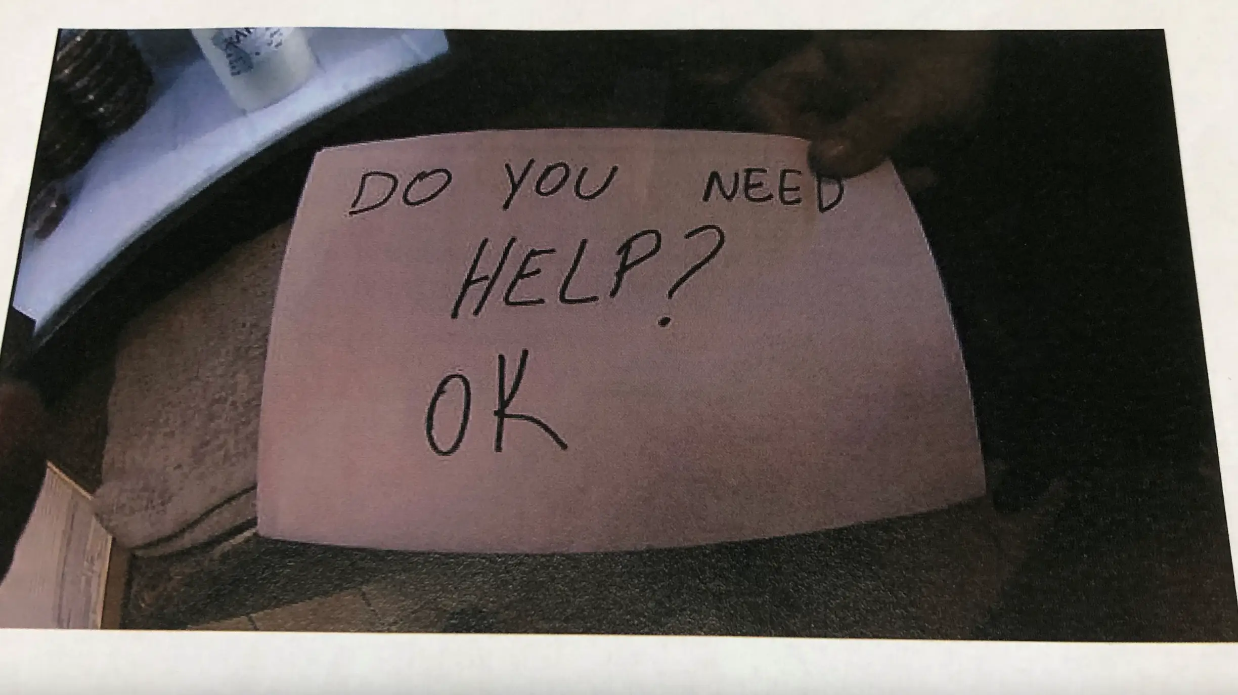 The note that the waitress showed the boy. (X/@OrlandoPolice)