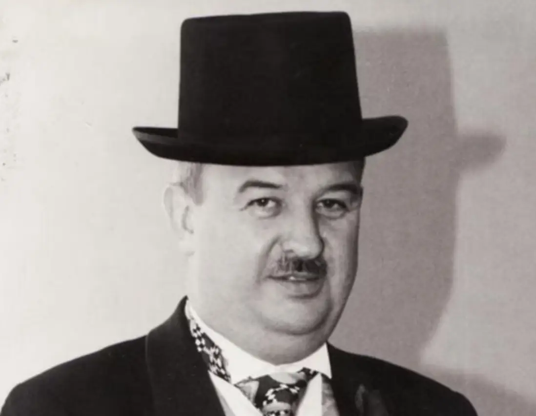 Mark Foster was found dead in 1997, and the investigation into his death soon uncovered a strange double life (Oxygen.com)