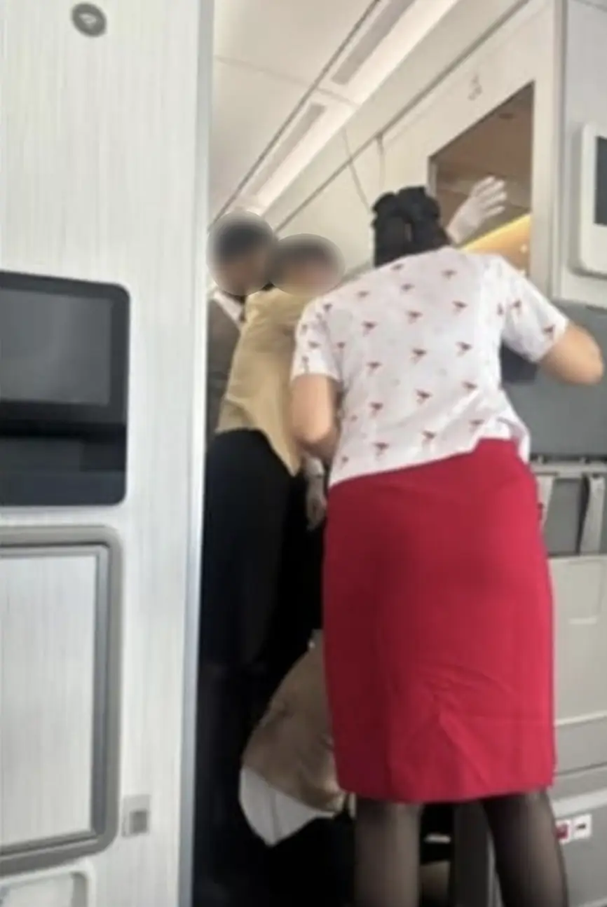 Attempts were made to put the door back on it's hinges (Threads)