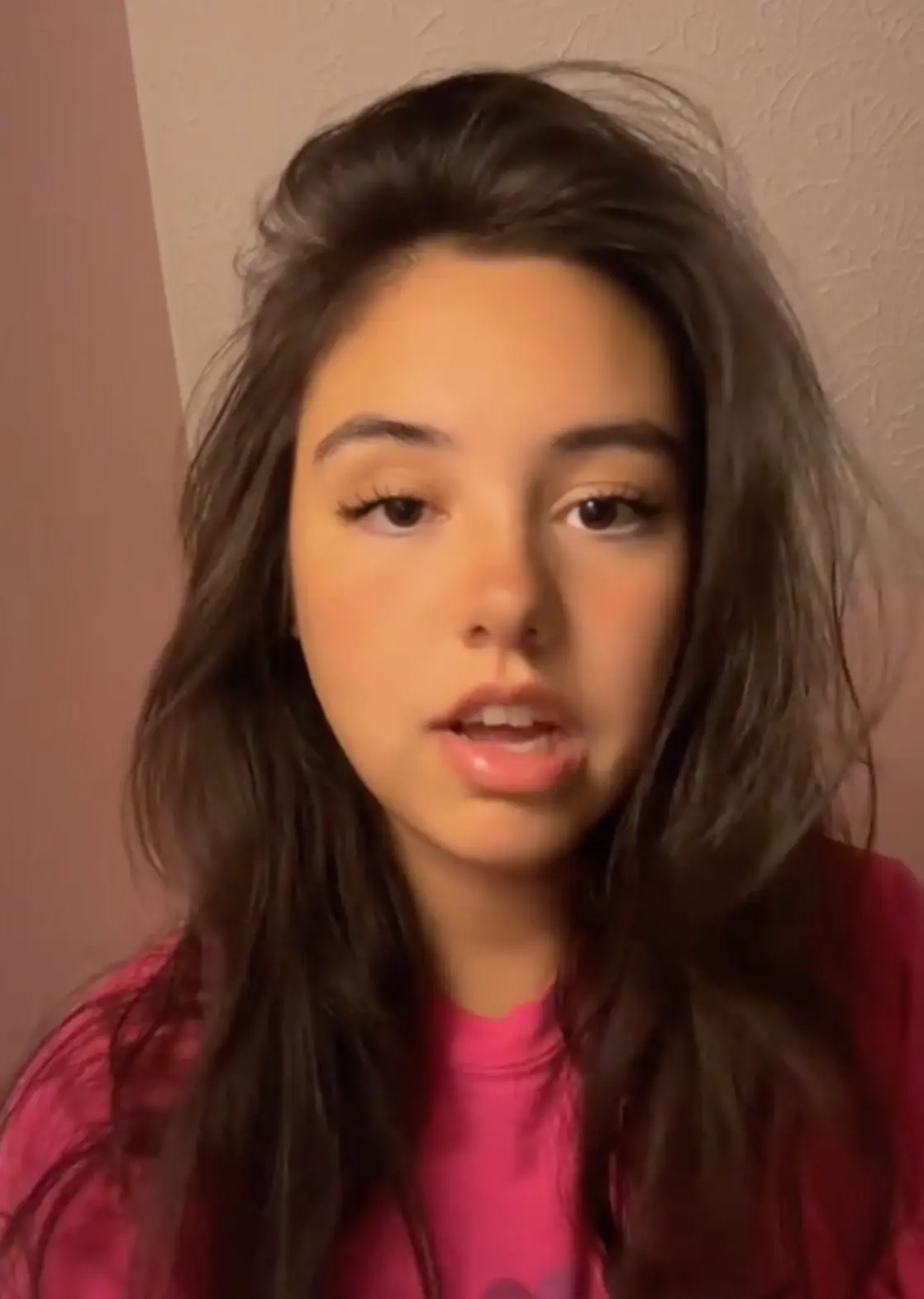 Vic says her pals can barely tell the difference between when she is drunk and sober (TikTok/@victhepath)