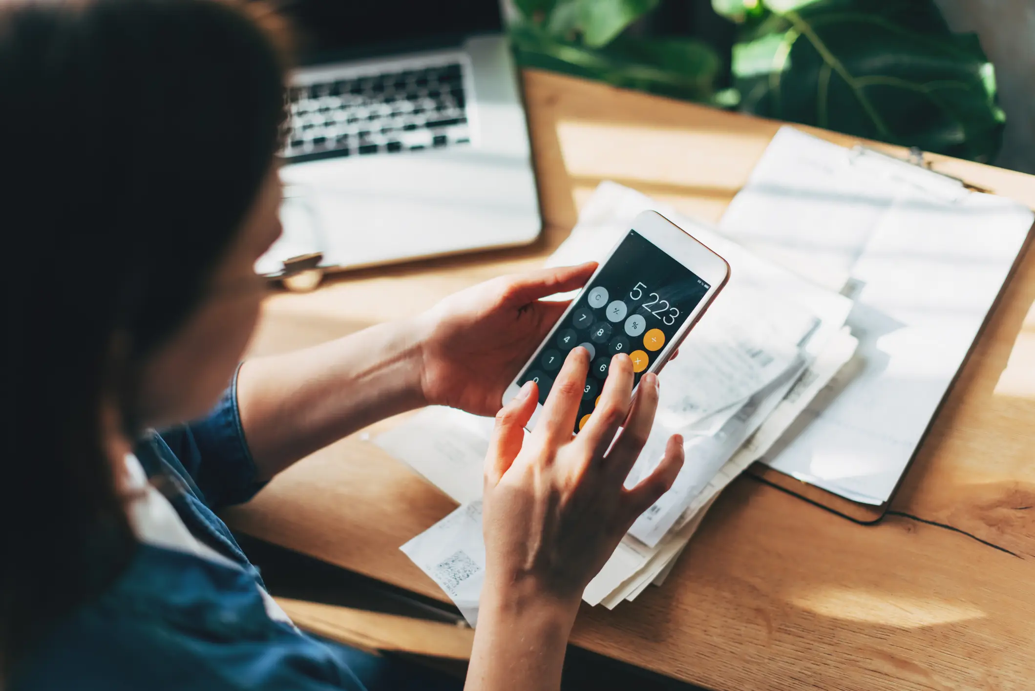 Two calculators on their phone could be a red flag (Getty Stock Images)